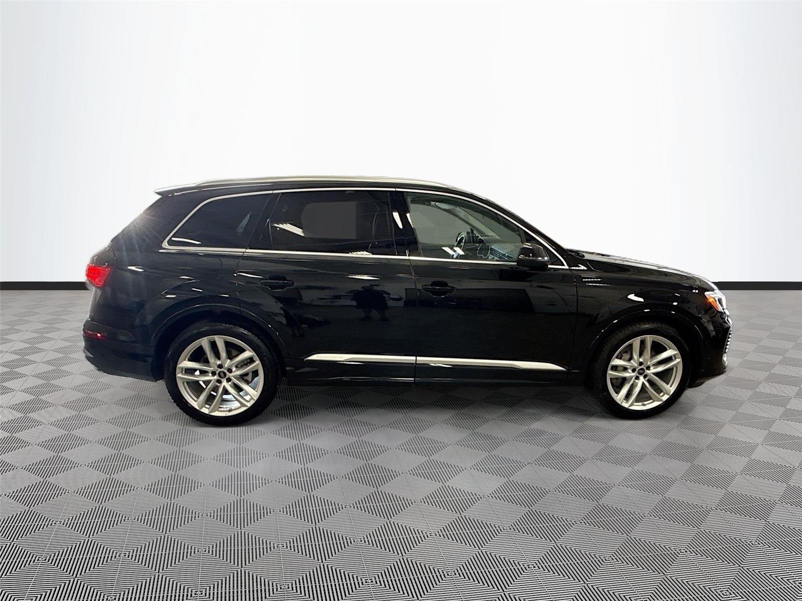 2025 AUDI Q7 PREMIUM PLUS
