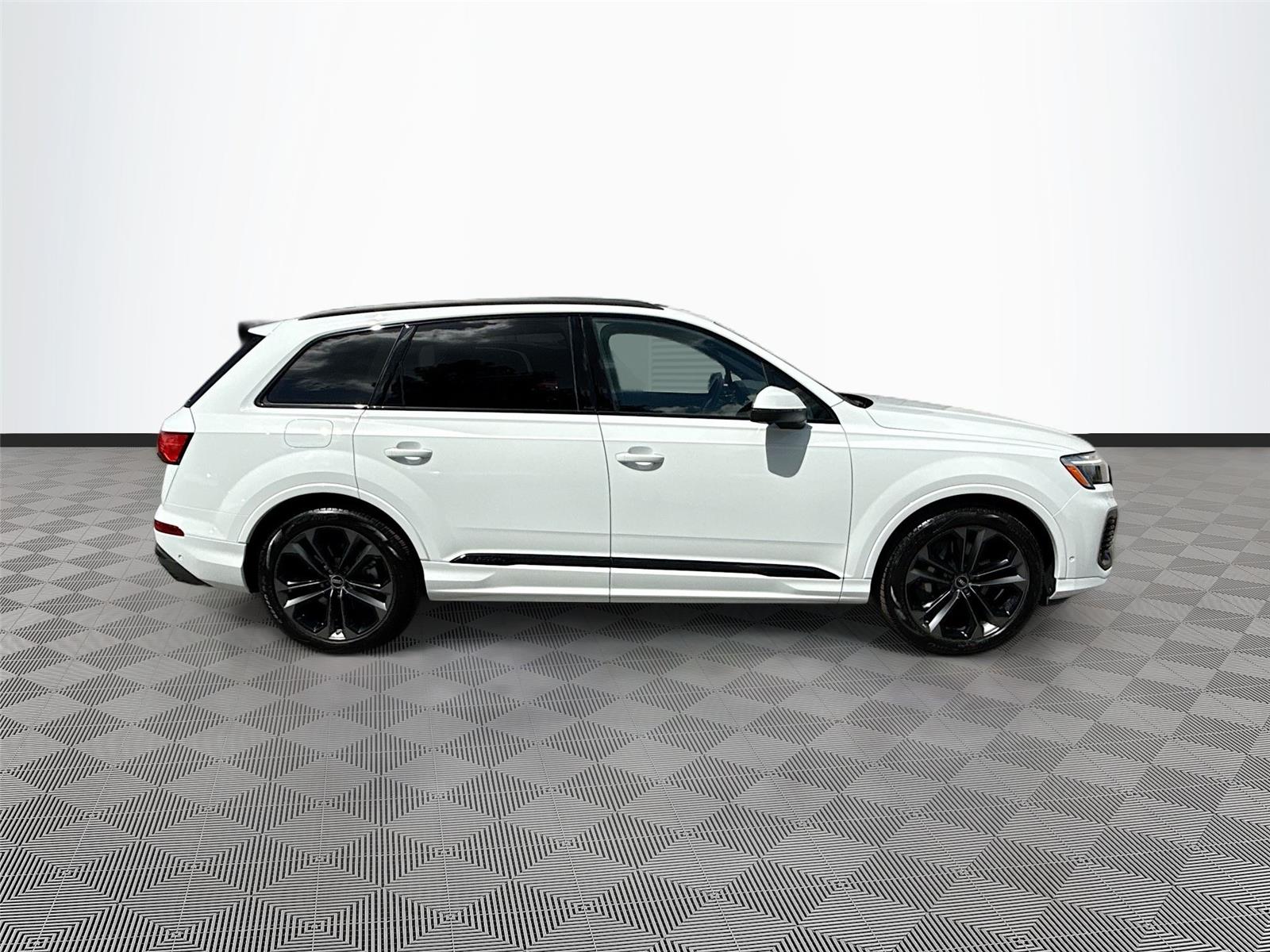 2025 Audi Q7 Premium Plus