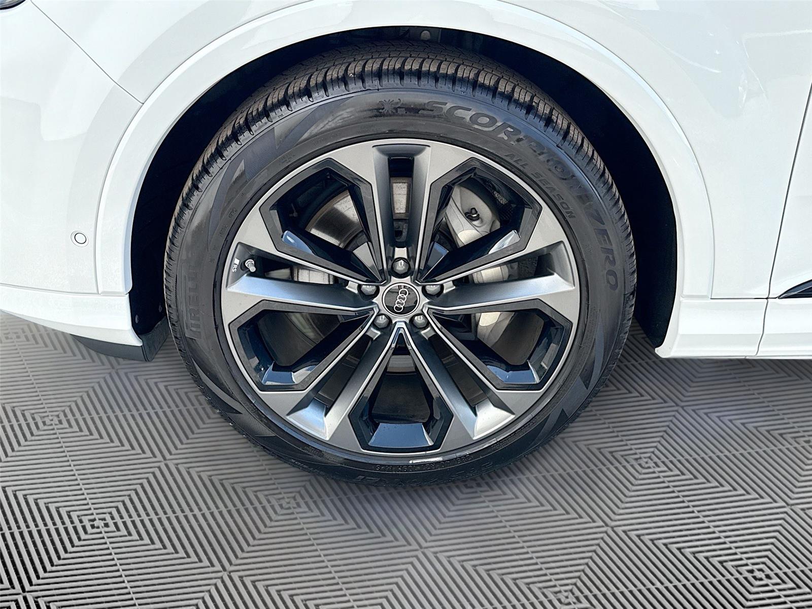 2025 Audi Q7 Premium Plus