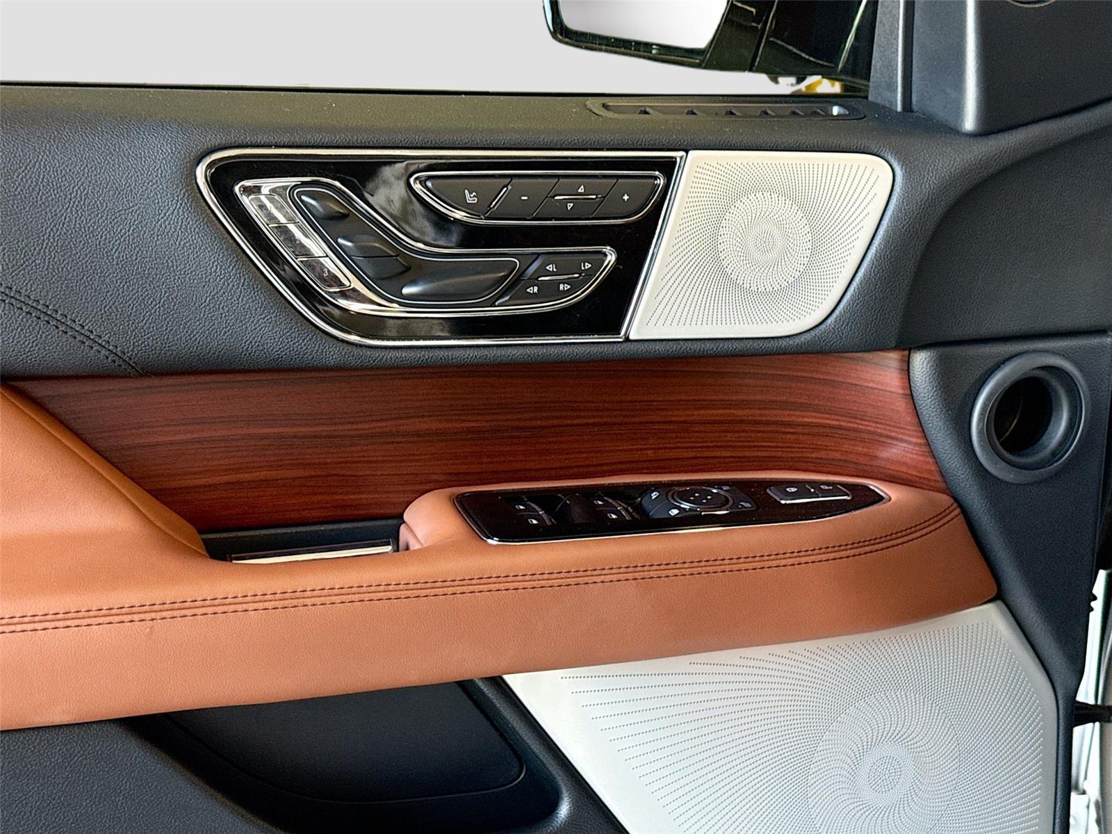 2021 LINCOLN NAVIGATOR