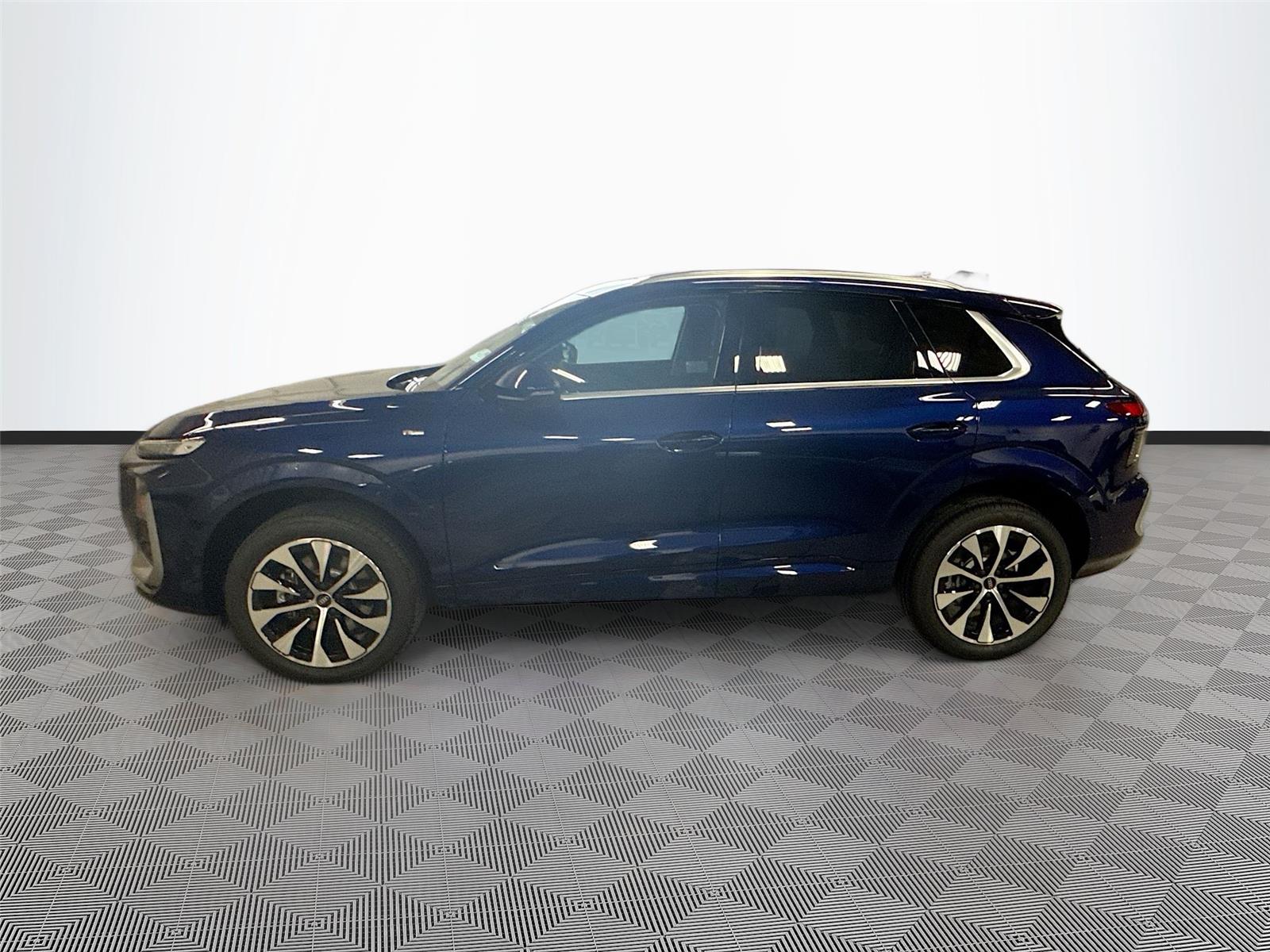 2026 Audi Q3 S line