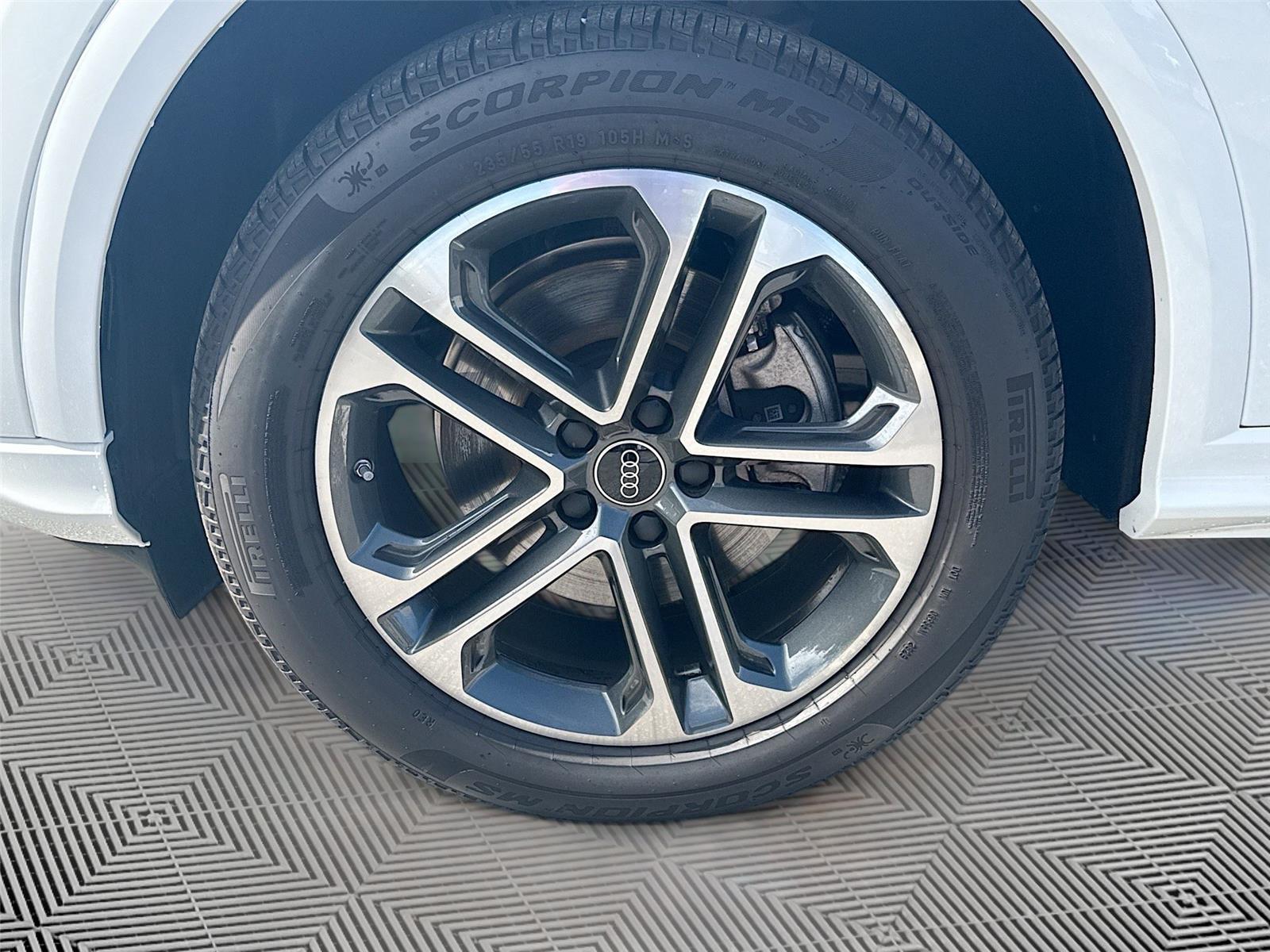 2025 Audi Q5 Premium
