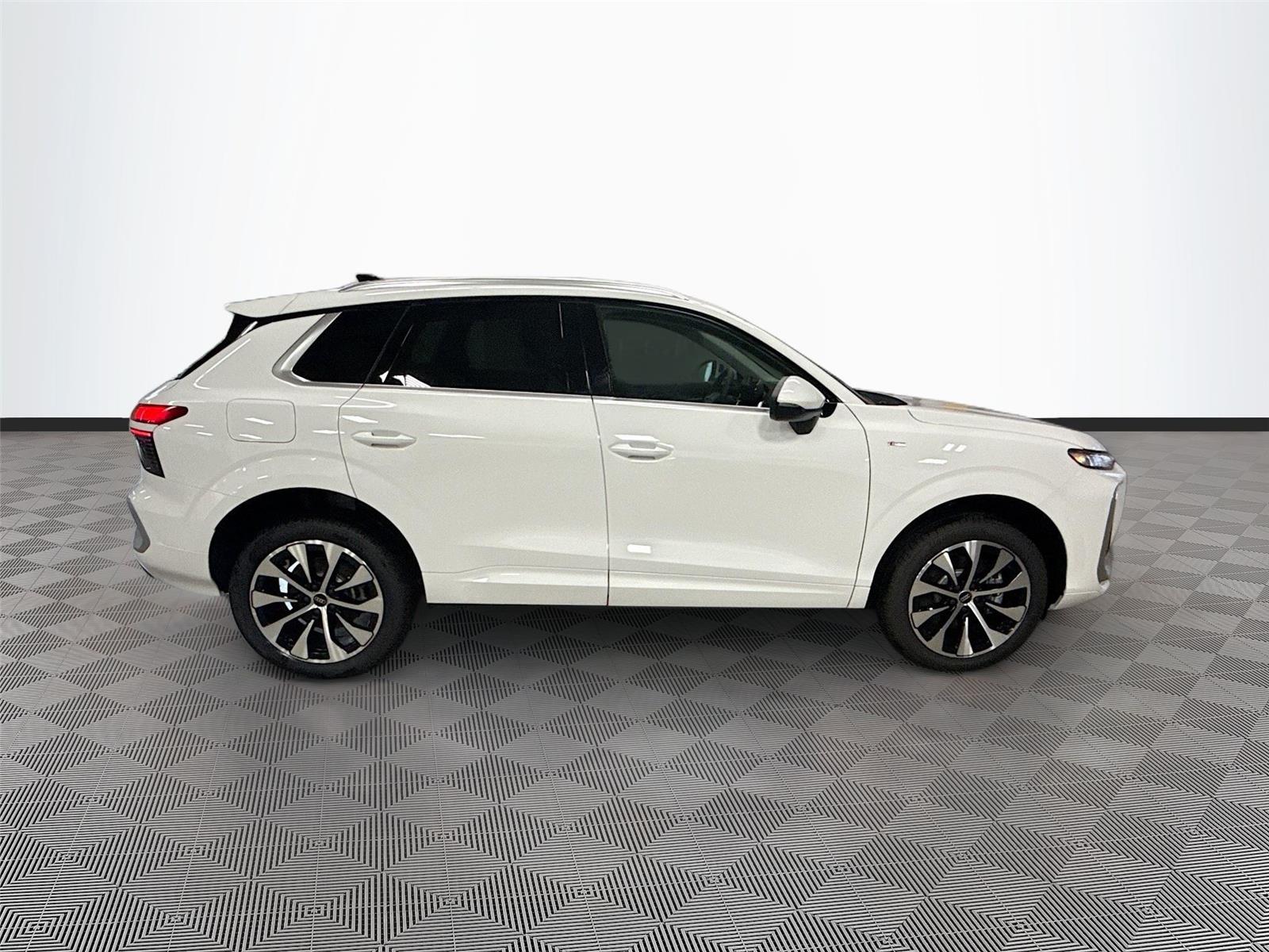2026 Audi Q3 S line