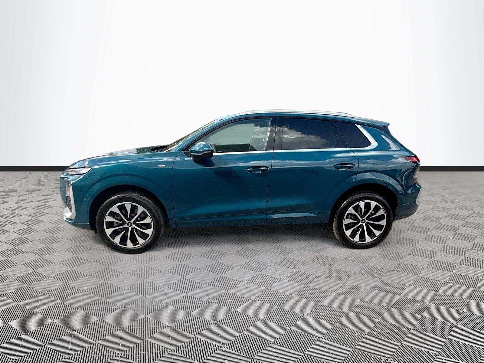 2026 Audi Q3 S line