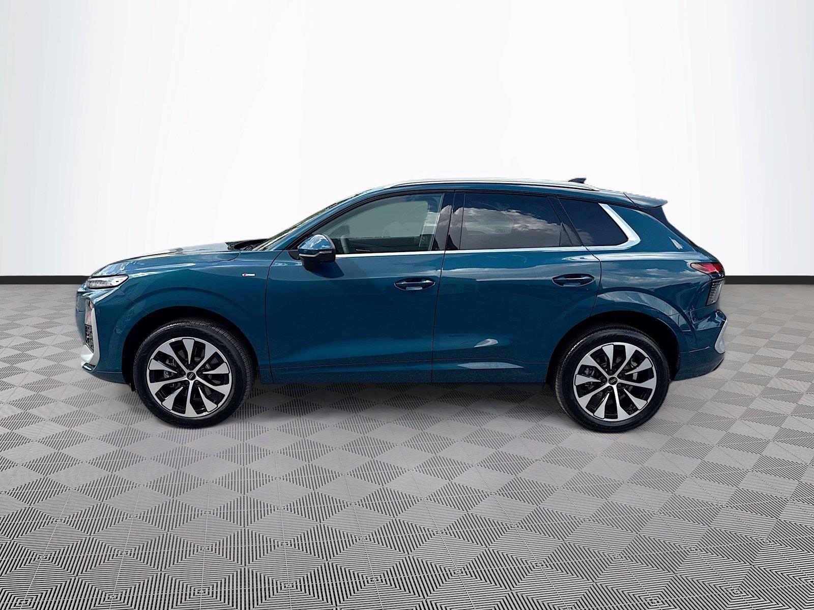 2026 Audi Q3 S line