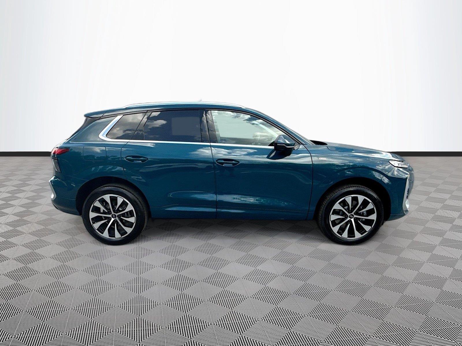 2026 Audi Q3 S line