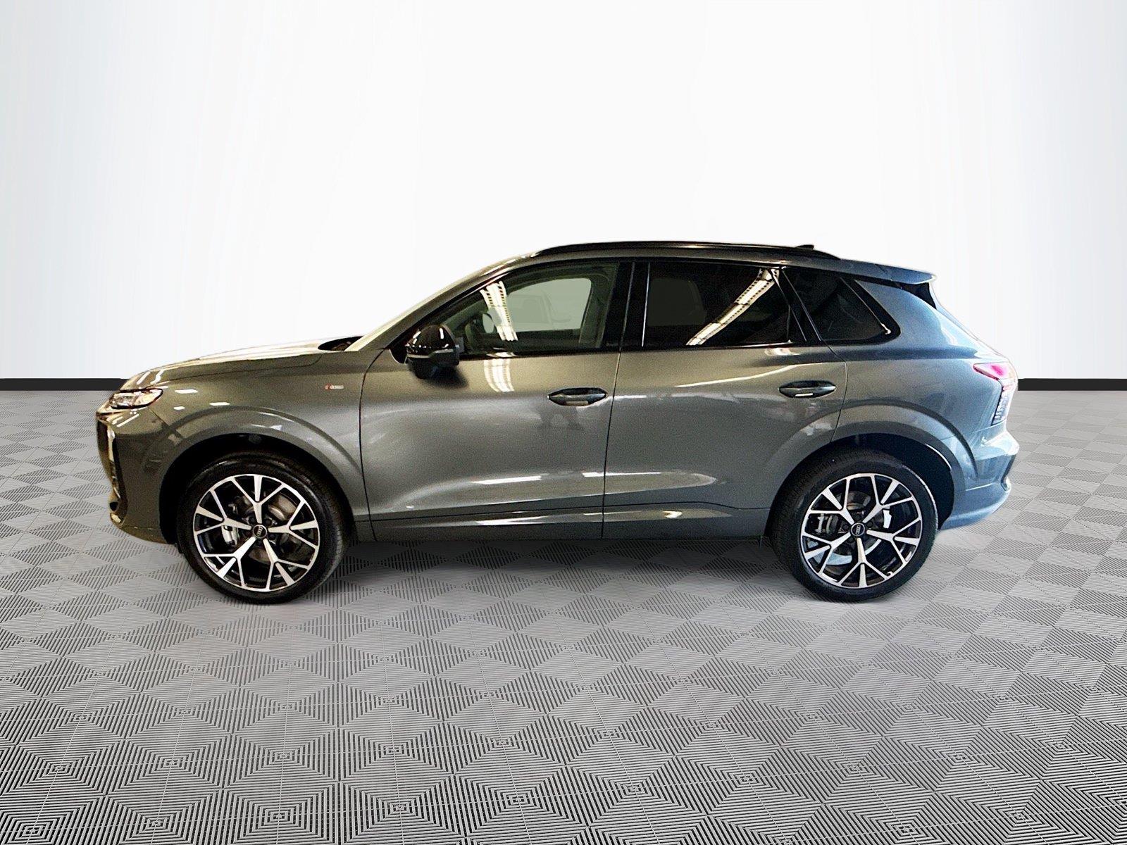 2026 AUDI Q3 S-LINE