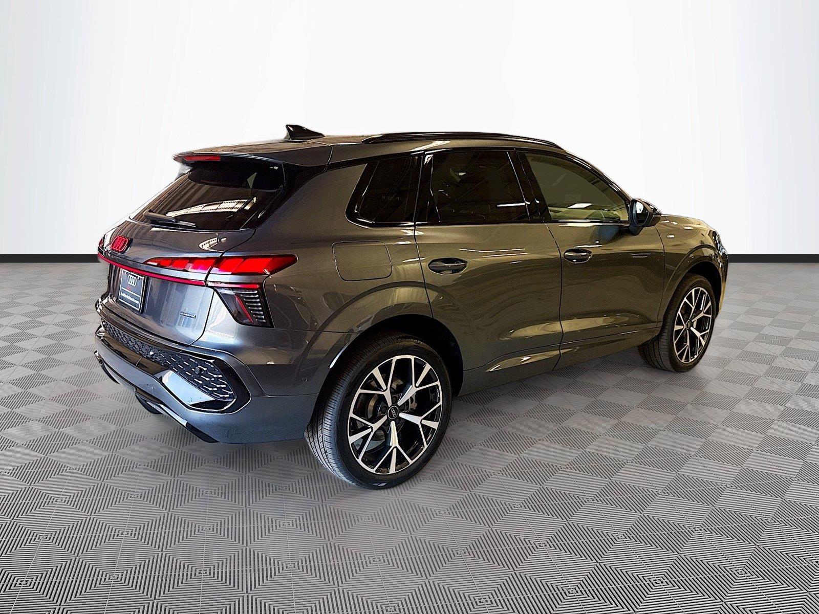 2026 AUDI Q3 S-LINE