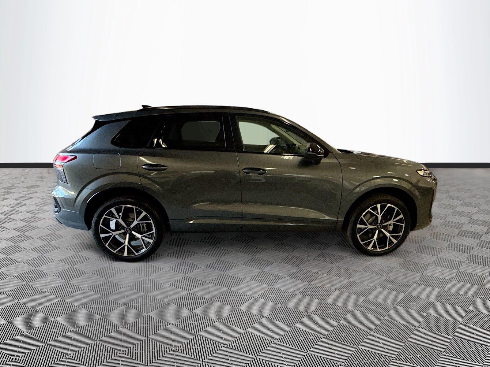 2026 AUDI Q3 S-LINE