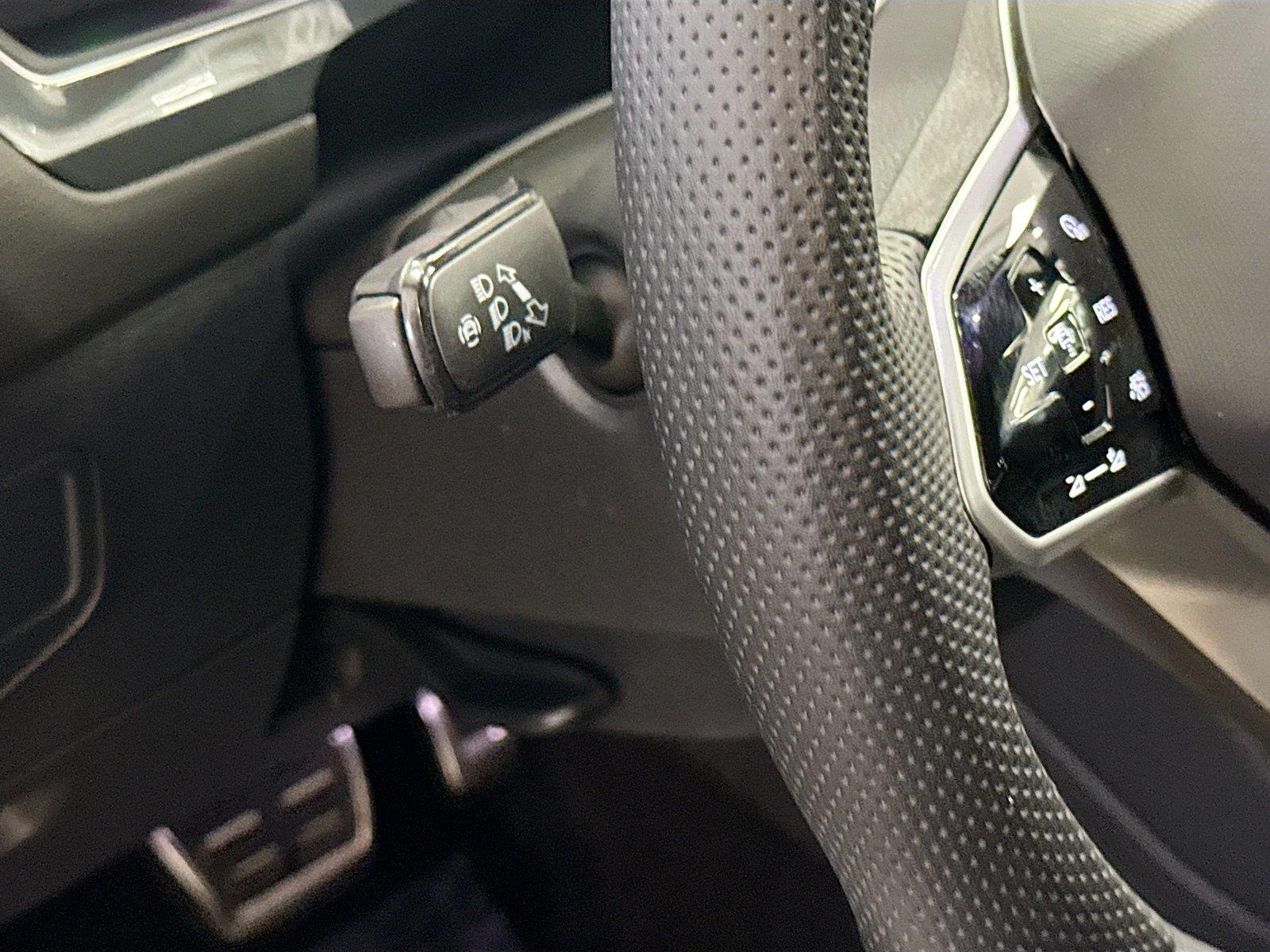 2022 Volkswagen Tiguan SEL R-Line