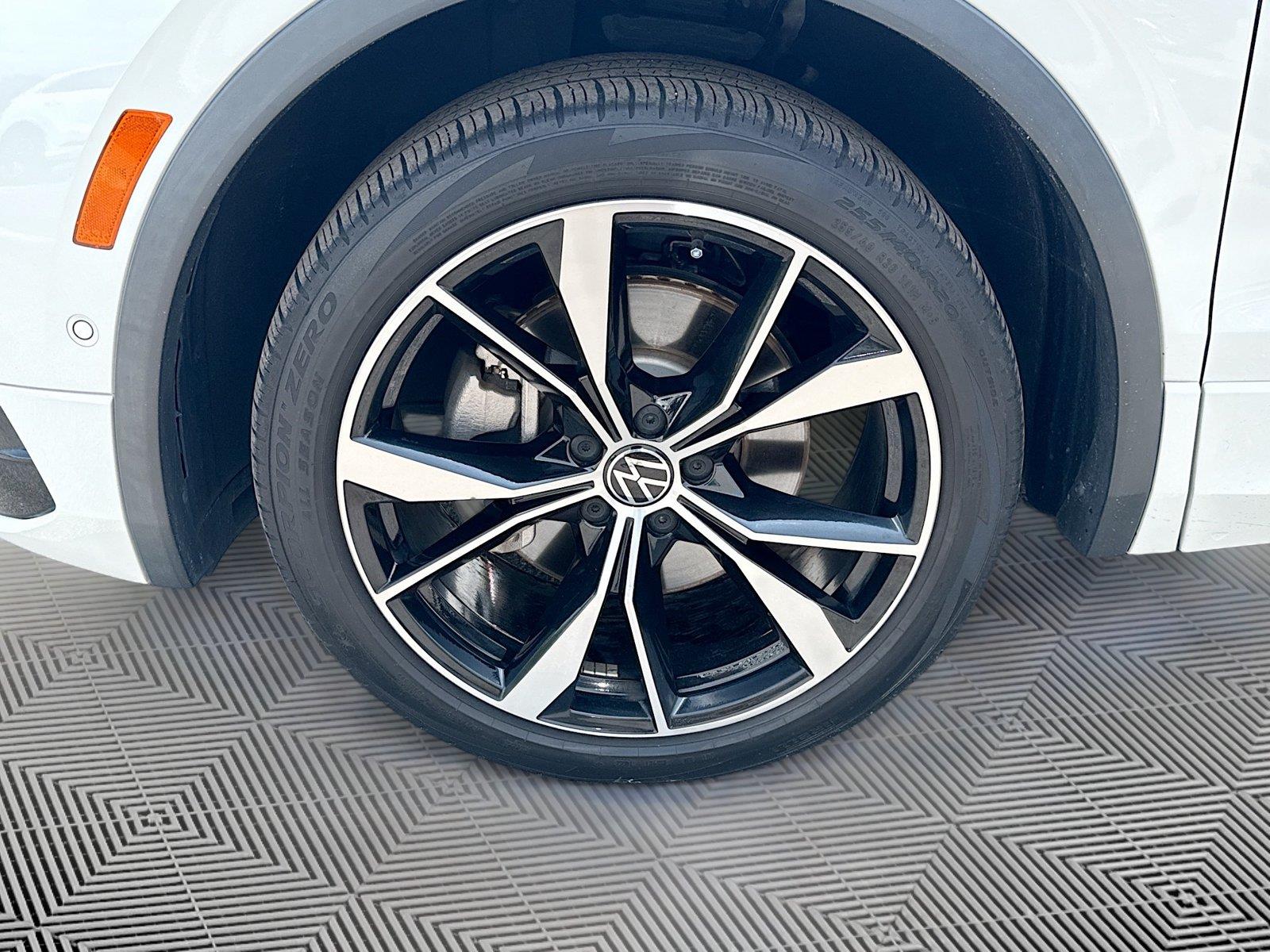 2022 Volkswagen Tiguan SEL R-Line