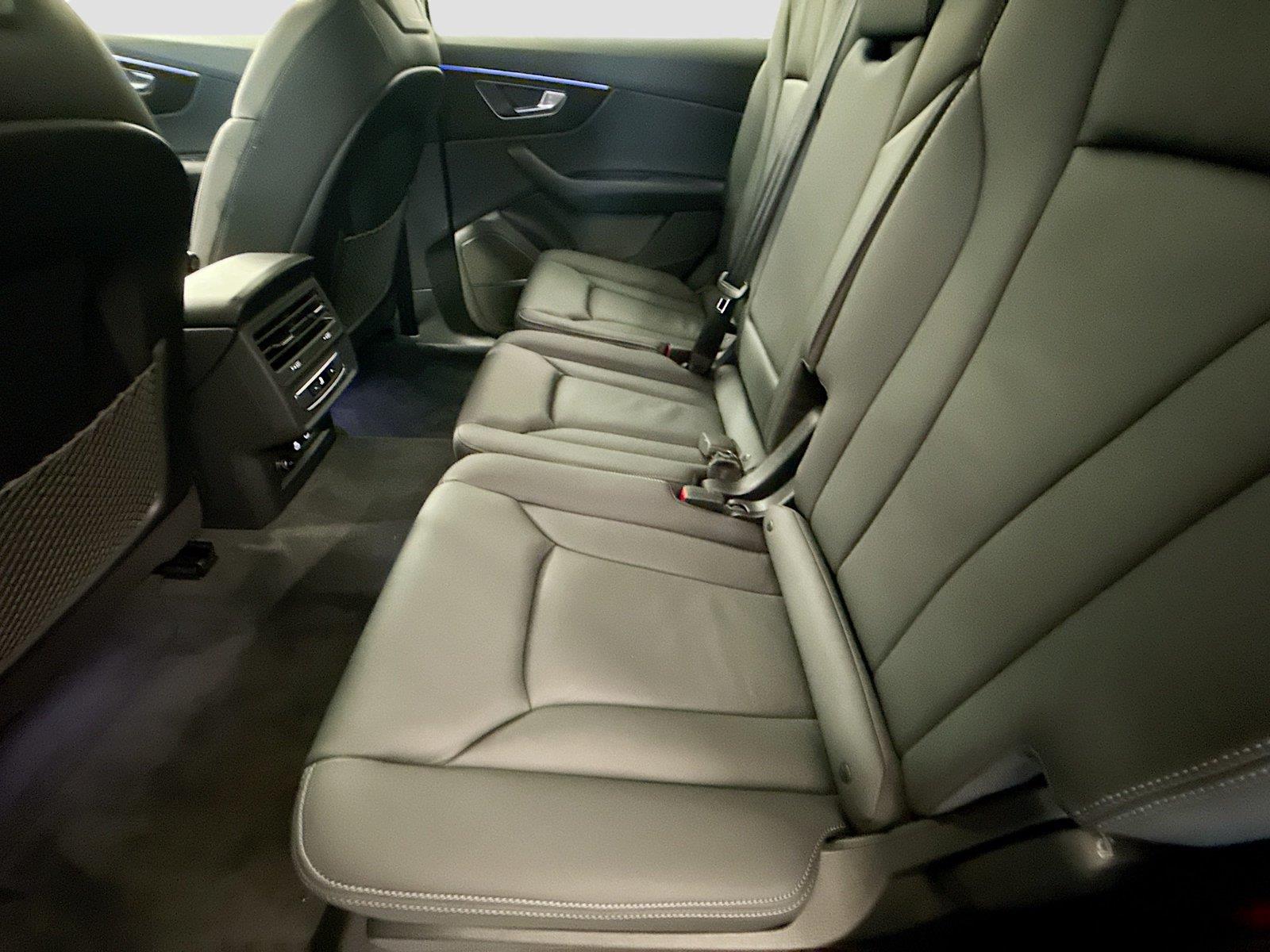 2026 Audi Q7 Premium