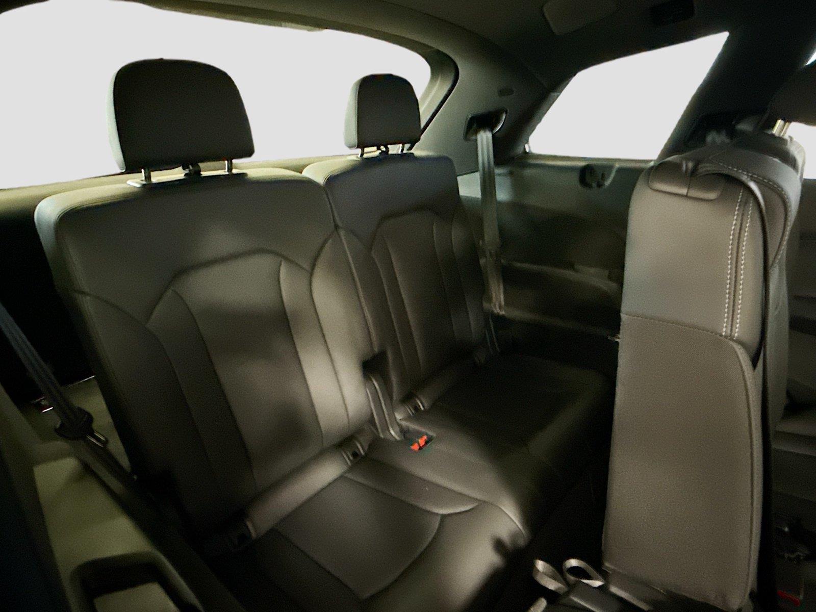 2026 Audi Q7 Premium