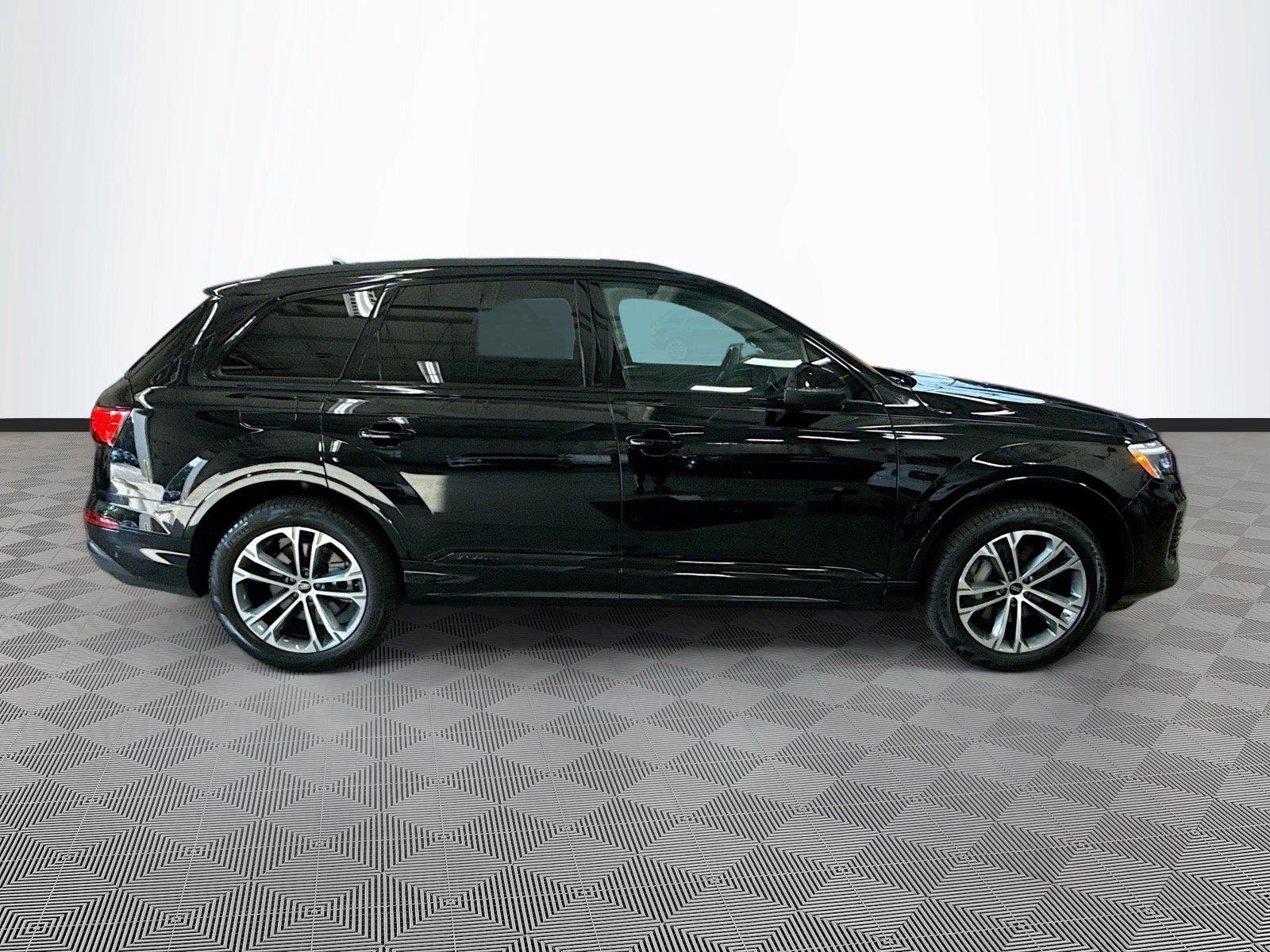 2026 Audi Q7 Premium