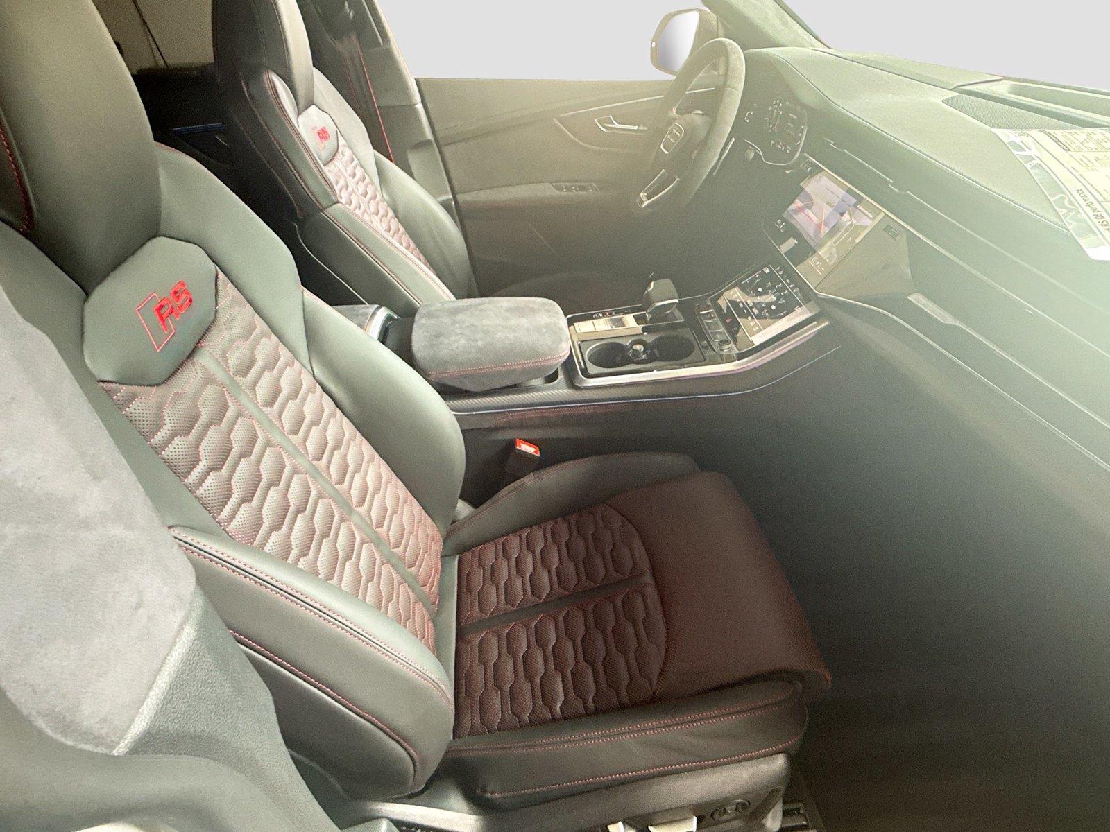 2026 Audi RS Q8 performance