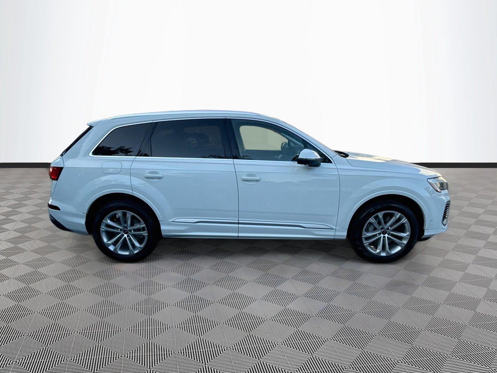 2026 Audi Q7 Premium Plus