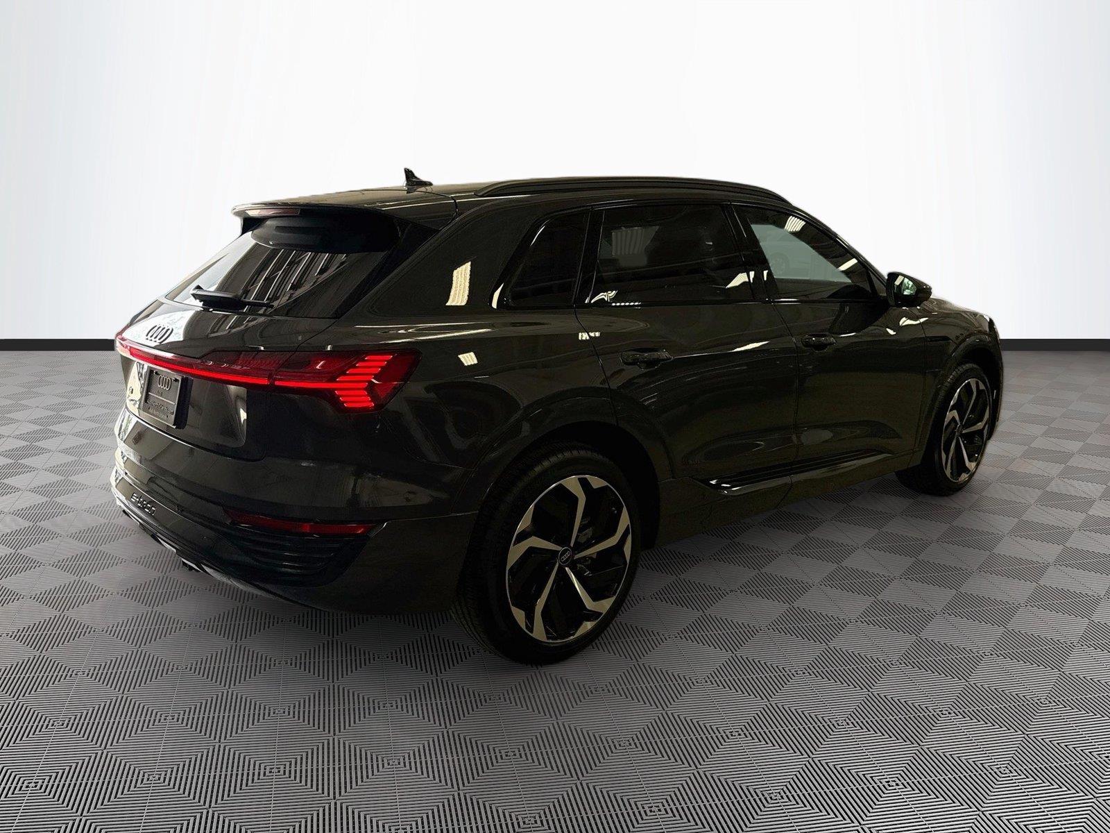 2024 Audi Q8 e-tron Premium Plus