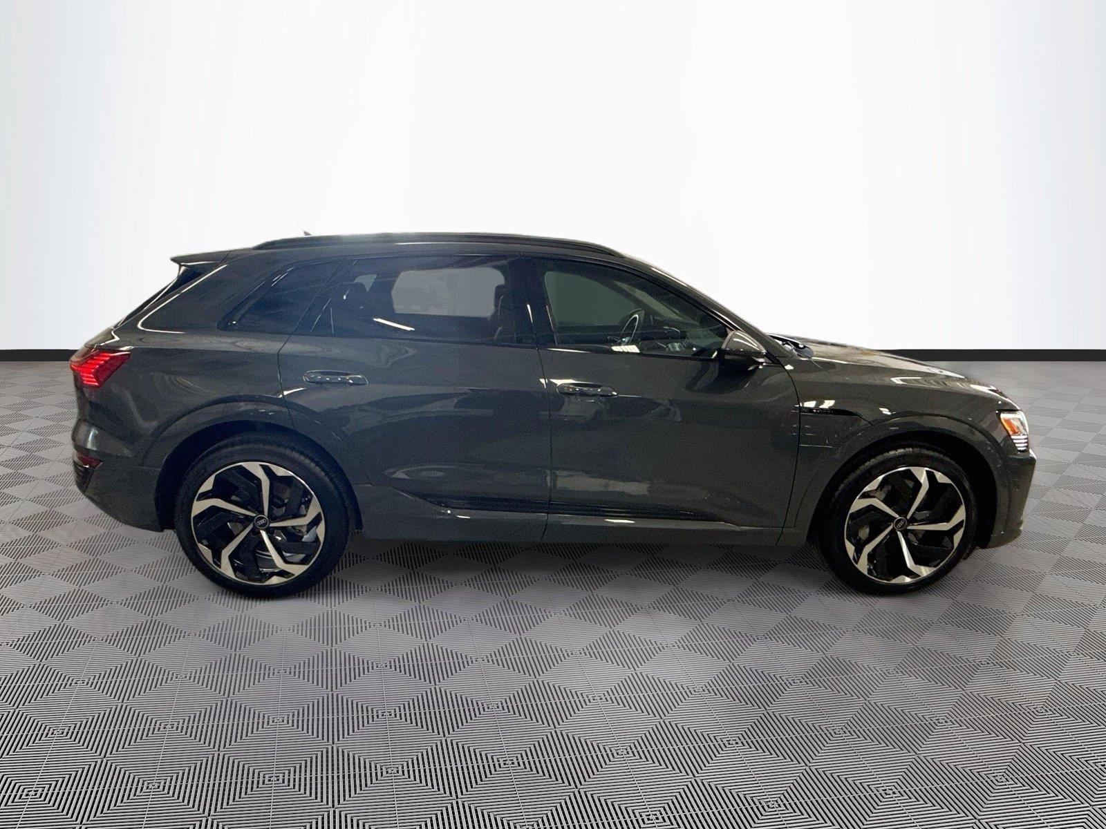 2024 Audi Q8 e-tron Premium Plus