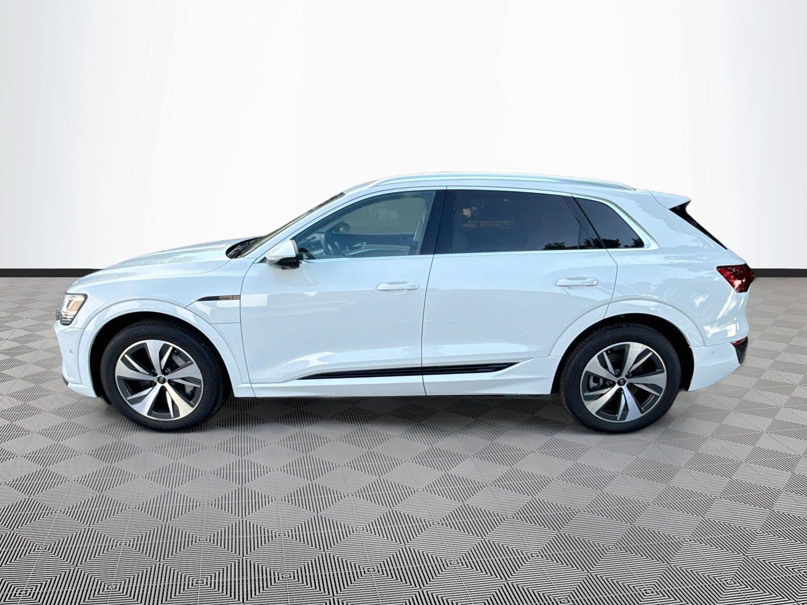 2024 Audi Q8 e-tron Premium Plus