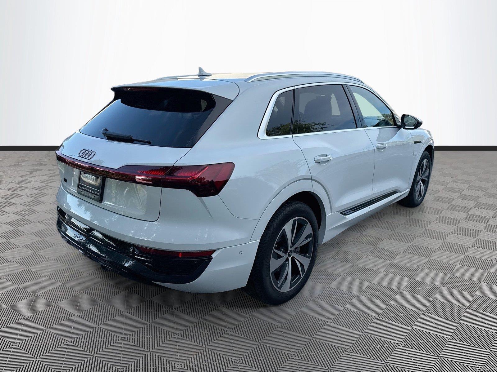 2024 Audi Q8 e-tron Premium Plus