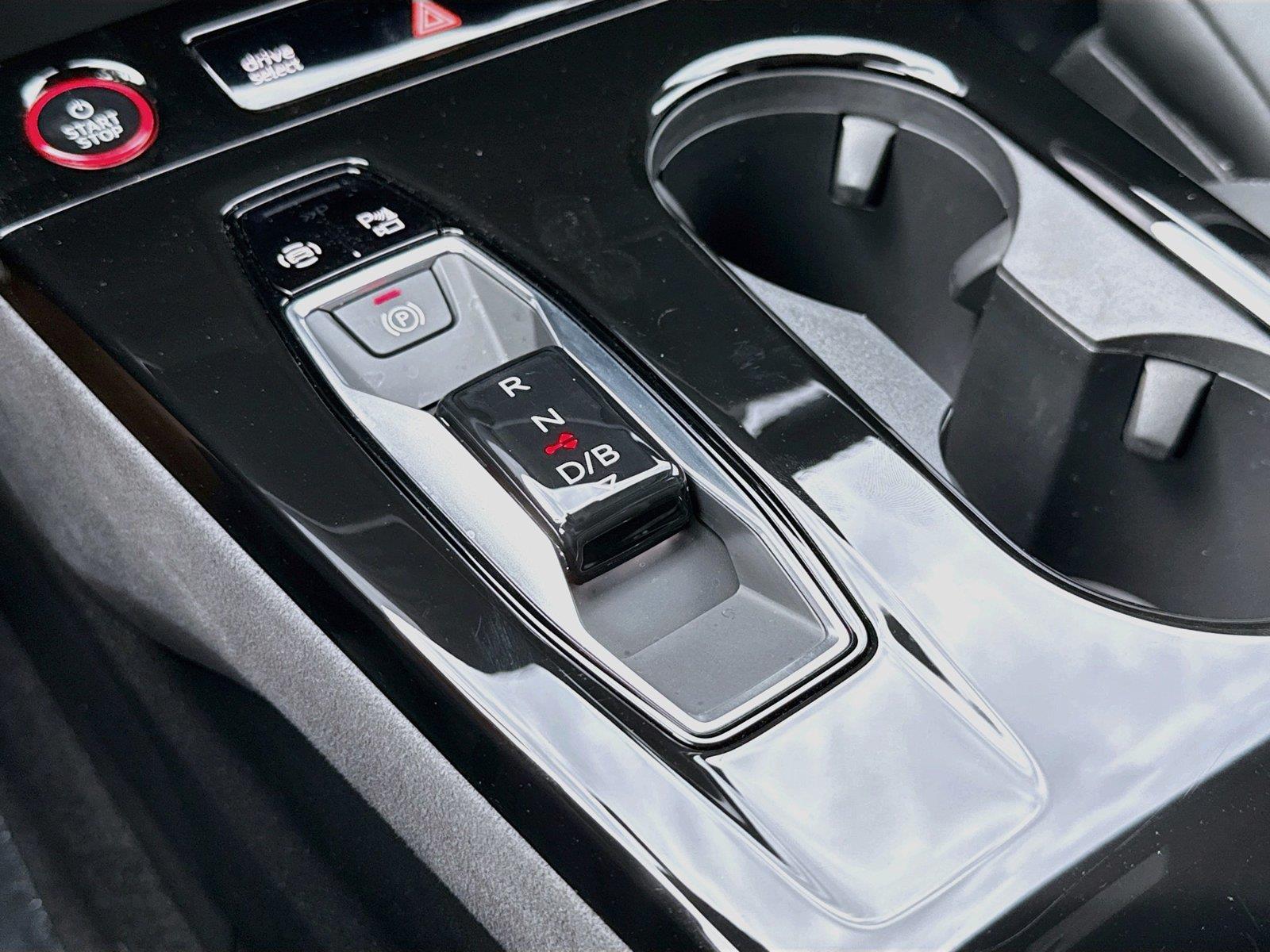 2025 Audi SQ6 e-tron Prestige