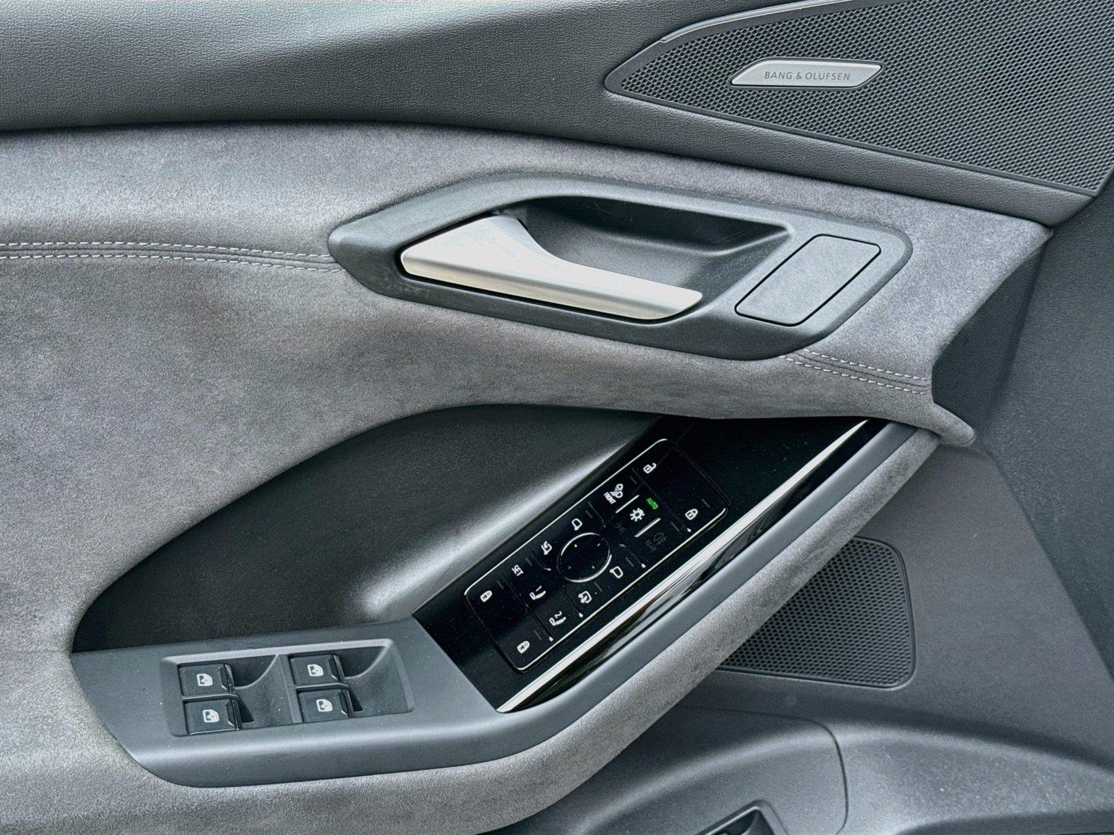 2025 Audi SQ6 e-tron Prestige