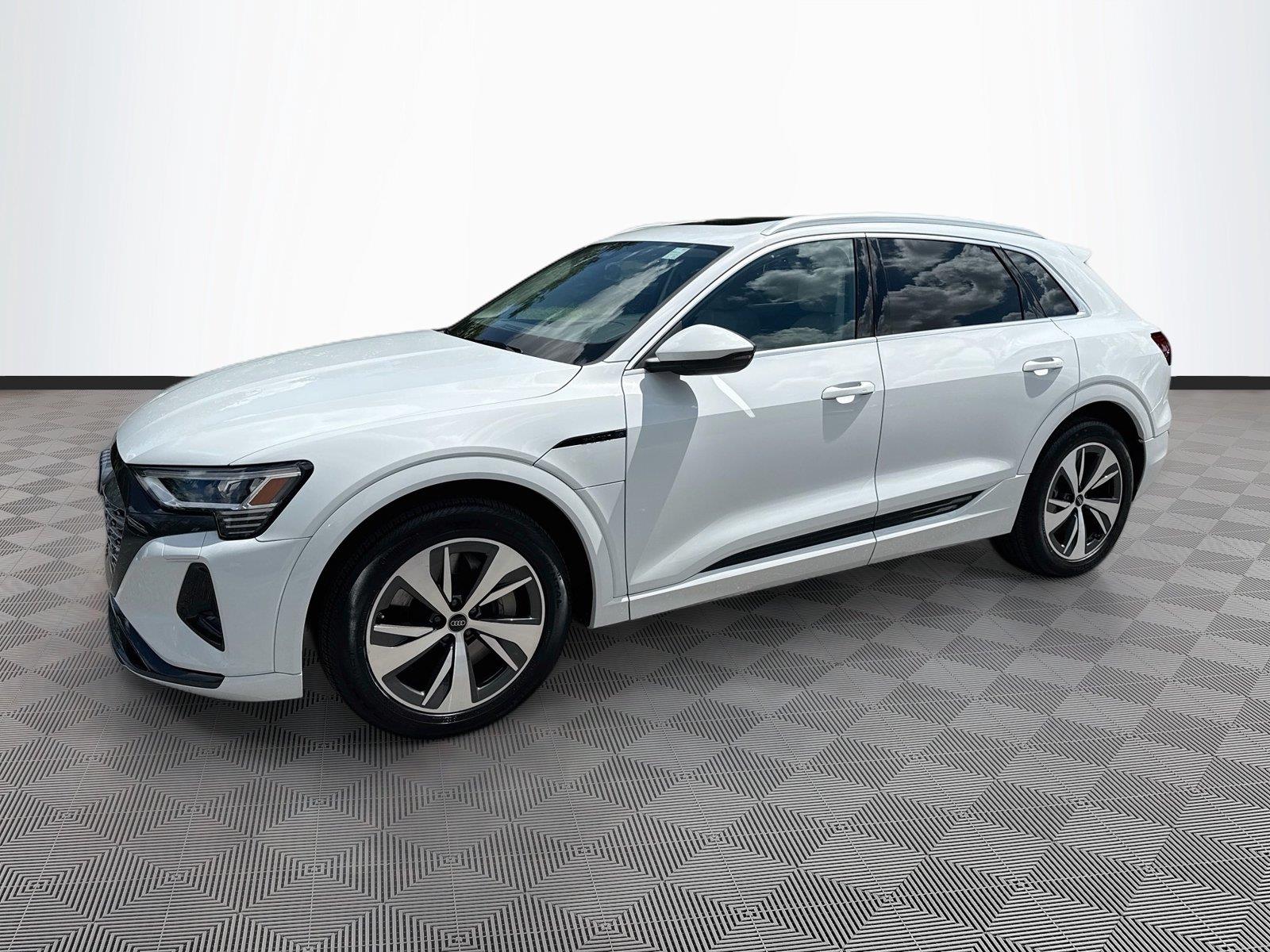 2024 Audi Q8 e-tron Premium