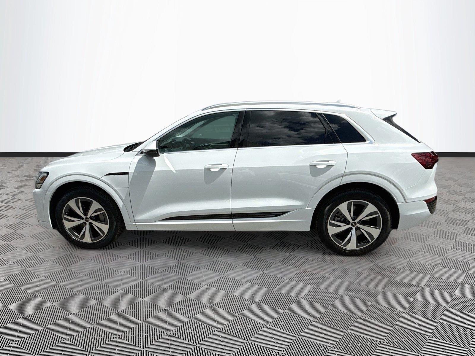 2024 Audi Q8 e-tron Premium