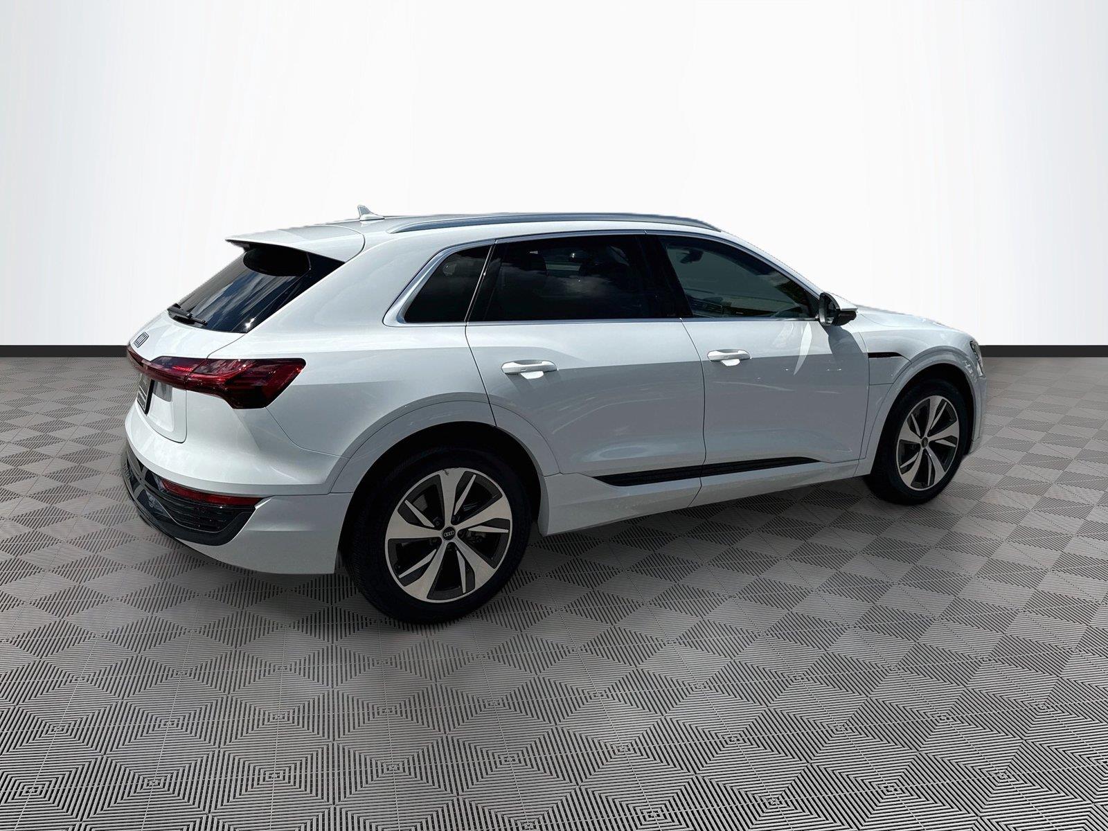 2024 Audi Q8 e-tron Premium