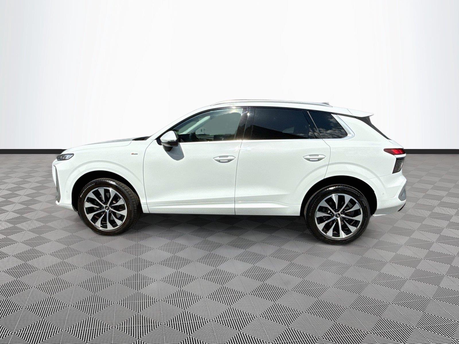 2026 Audi Q3 S line