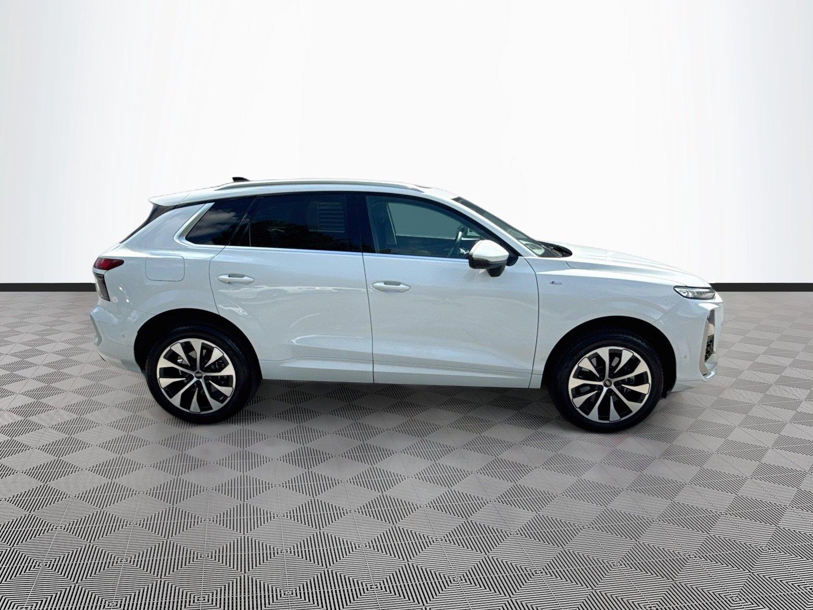 2026 Audi Q3 S line