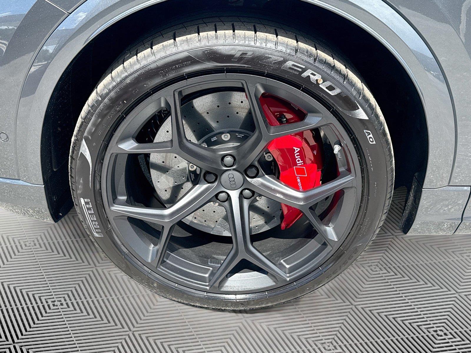 2027 Audi RS Q8 performance