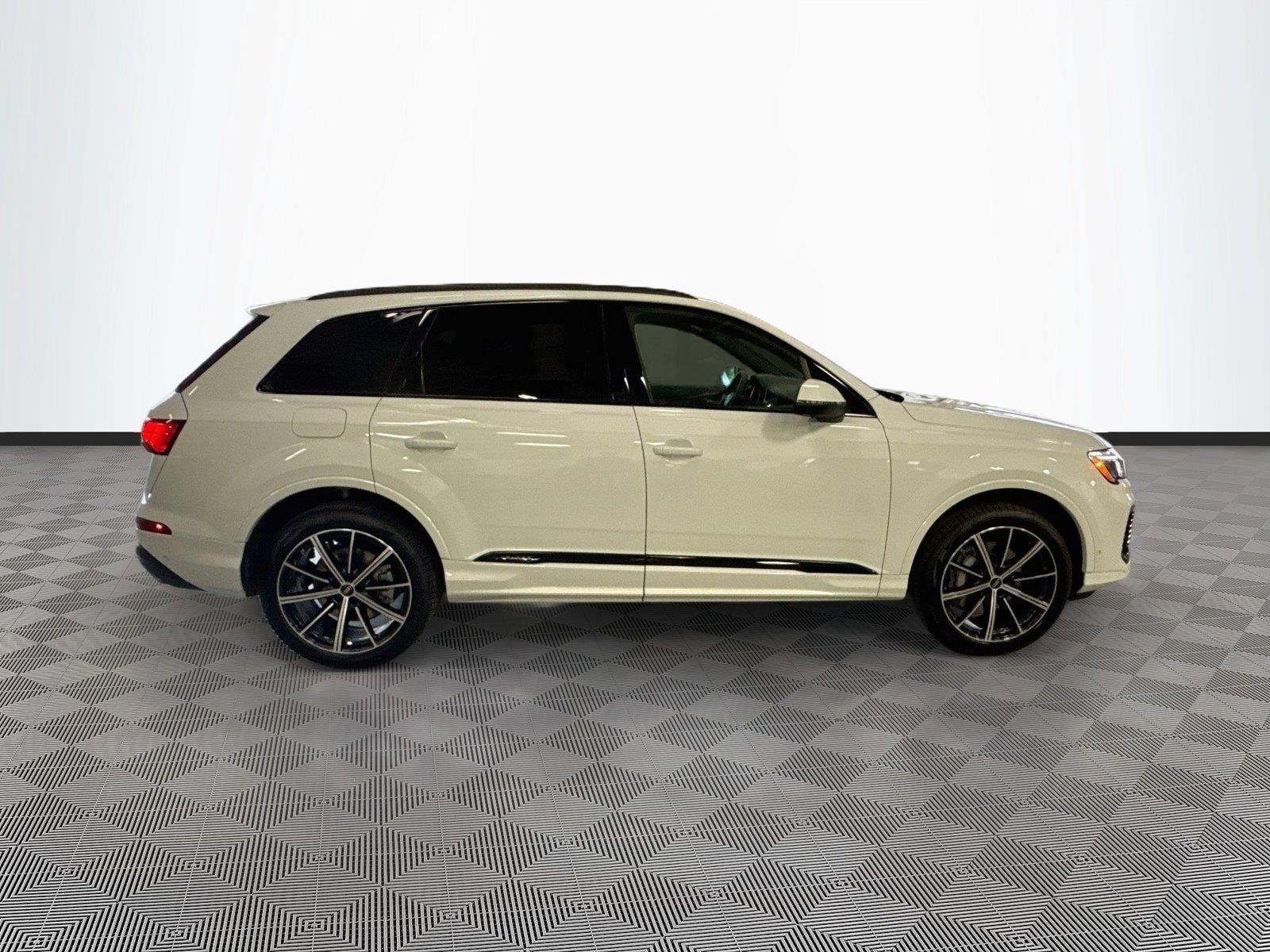 2026 Audi Q7 Premium Plus