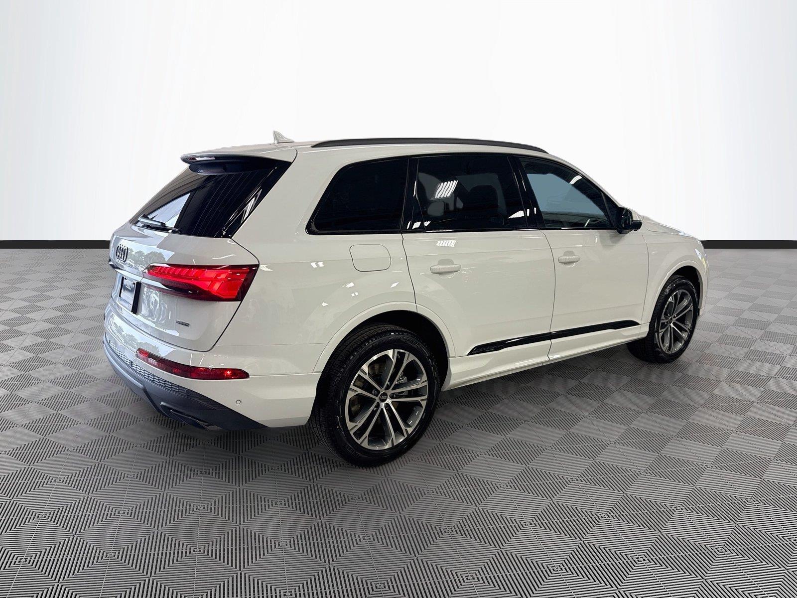 2026 Audi Q7 Premium