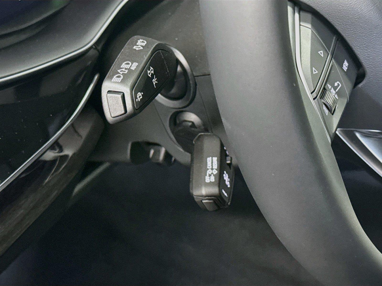 2026 Audi Q7 Premium