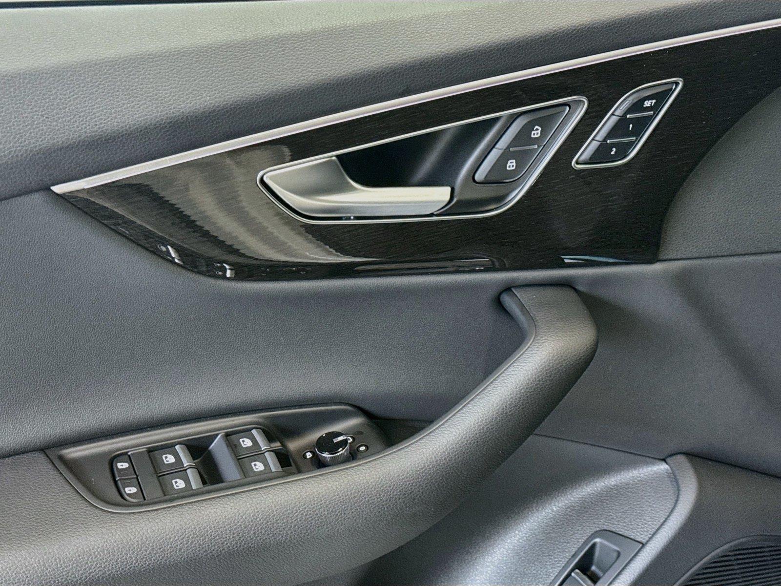 2026 Audi Q7 Premium