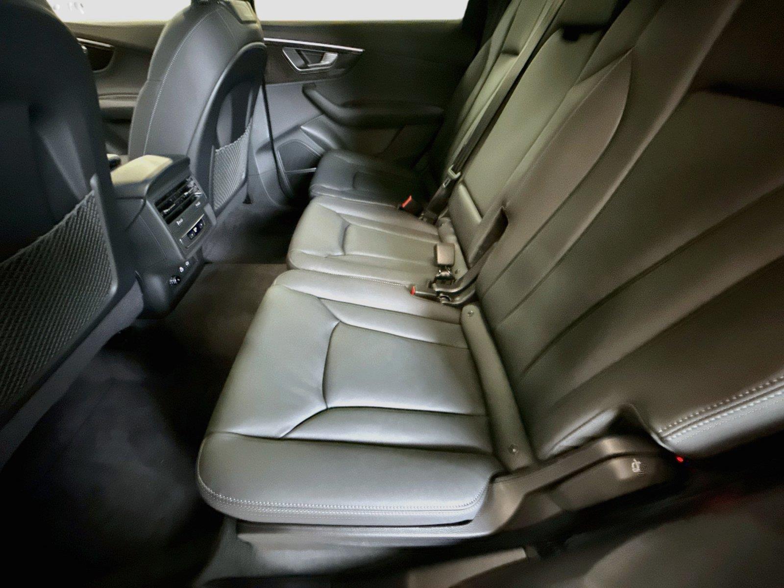 2026 Audi Q7 Premium