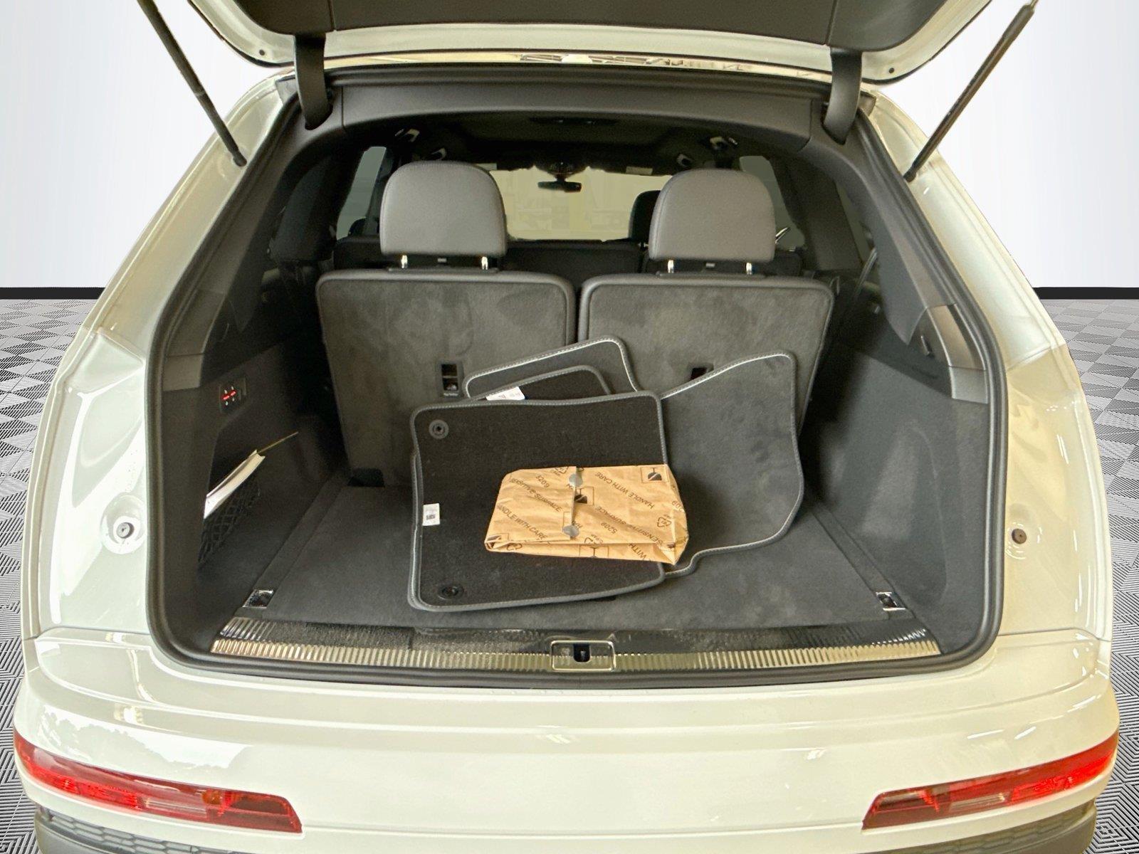 2026 Audi Q7 Premium