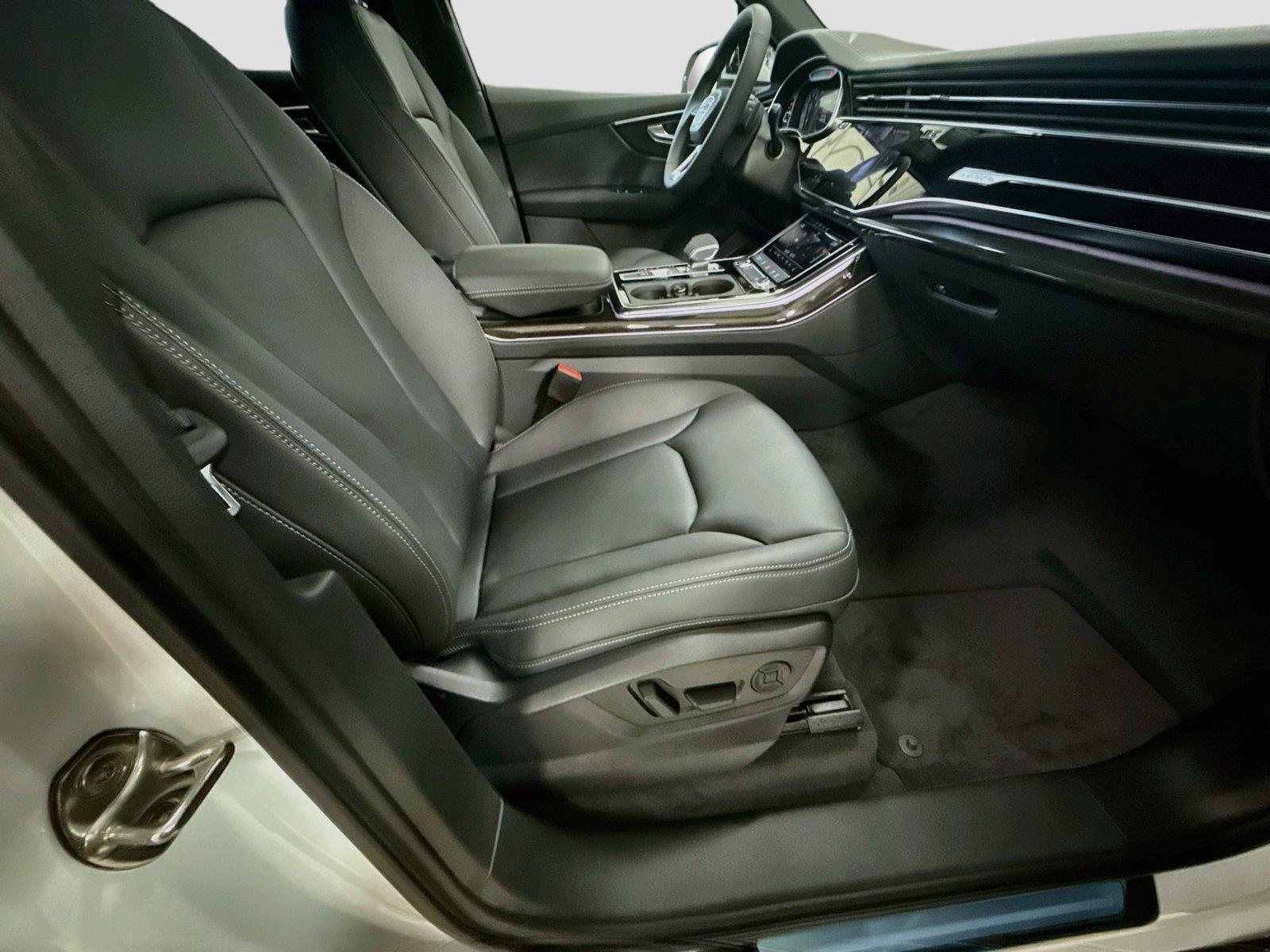 2026 Audi Q7 Premium