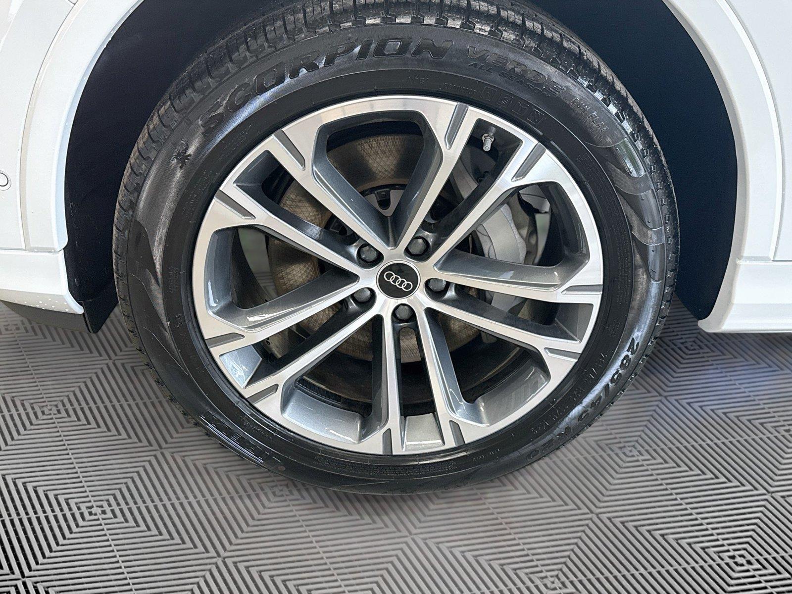 2026 Audi Q7 Premium