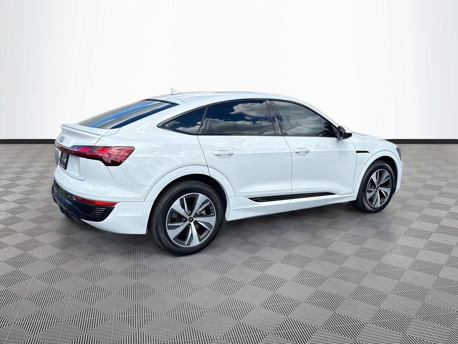 2024 Audi Q8 e-tron Sportback S line Premium