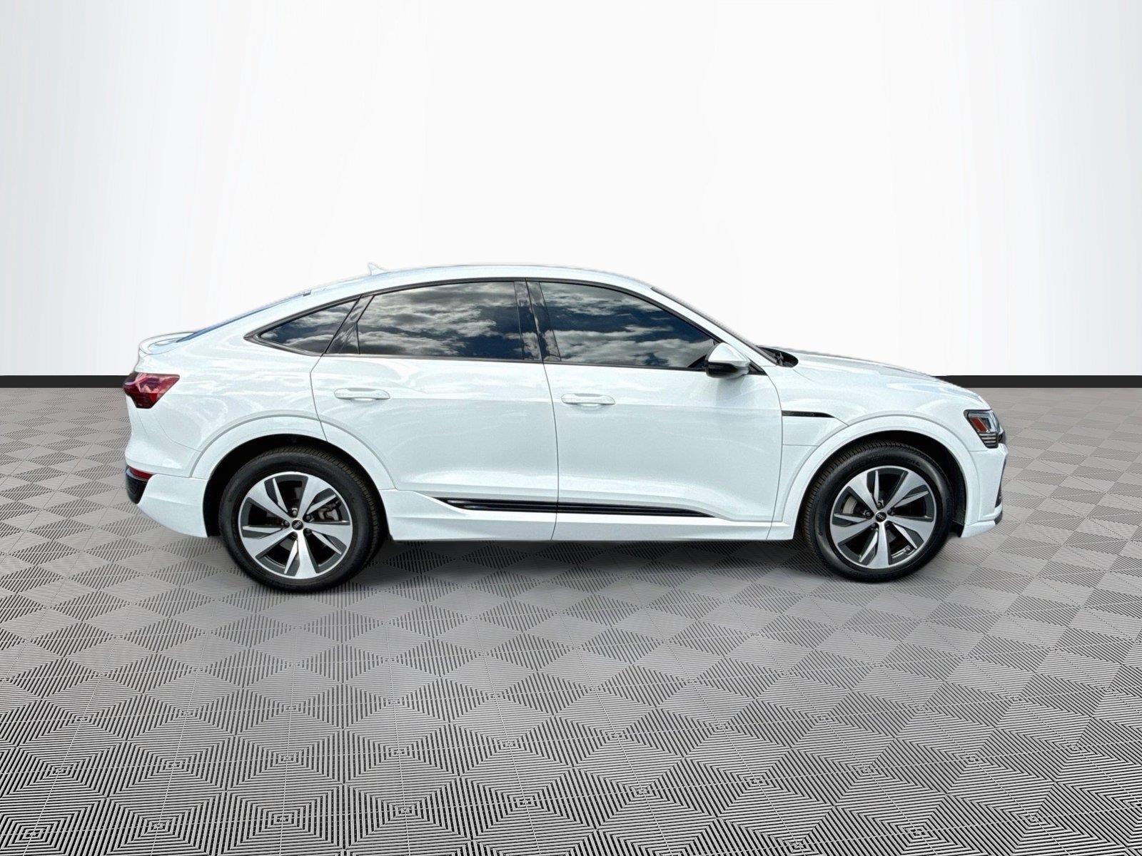 2024 Audi Q8 e-tron Sportback S line Premium