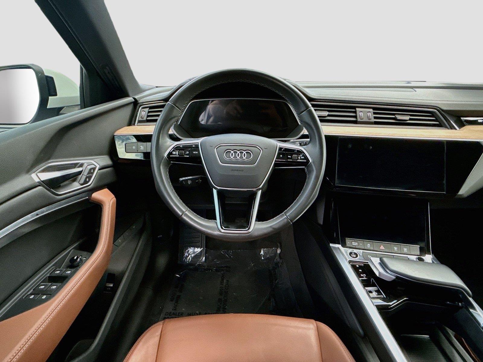 2024 Audi Q8 e-tron Sportback S line Premium