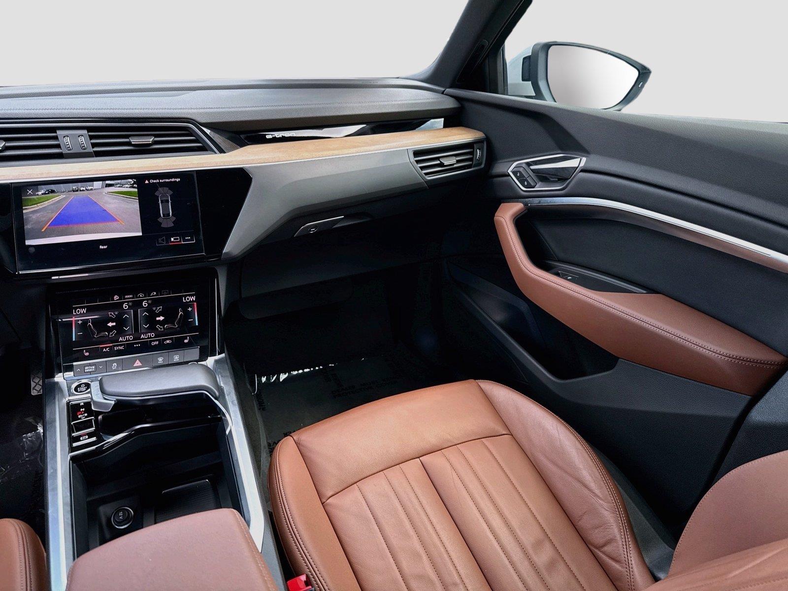 2024 Audi Q8 e-tron Sportback S line Premium
