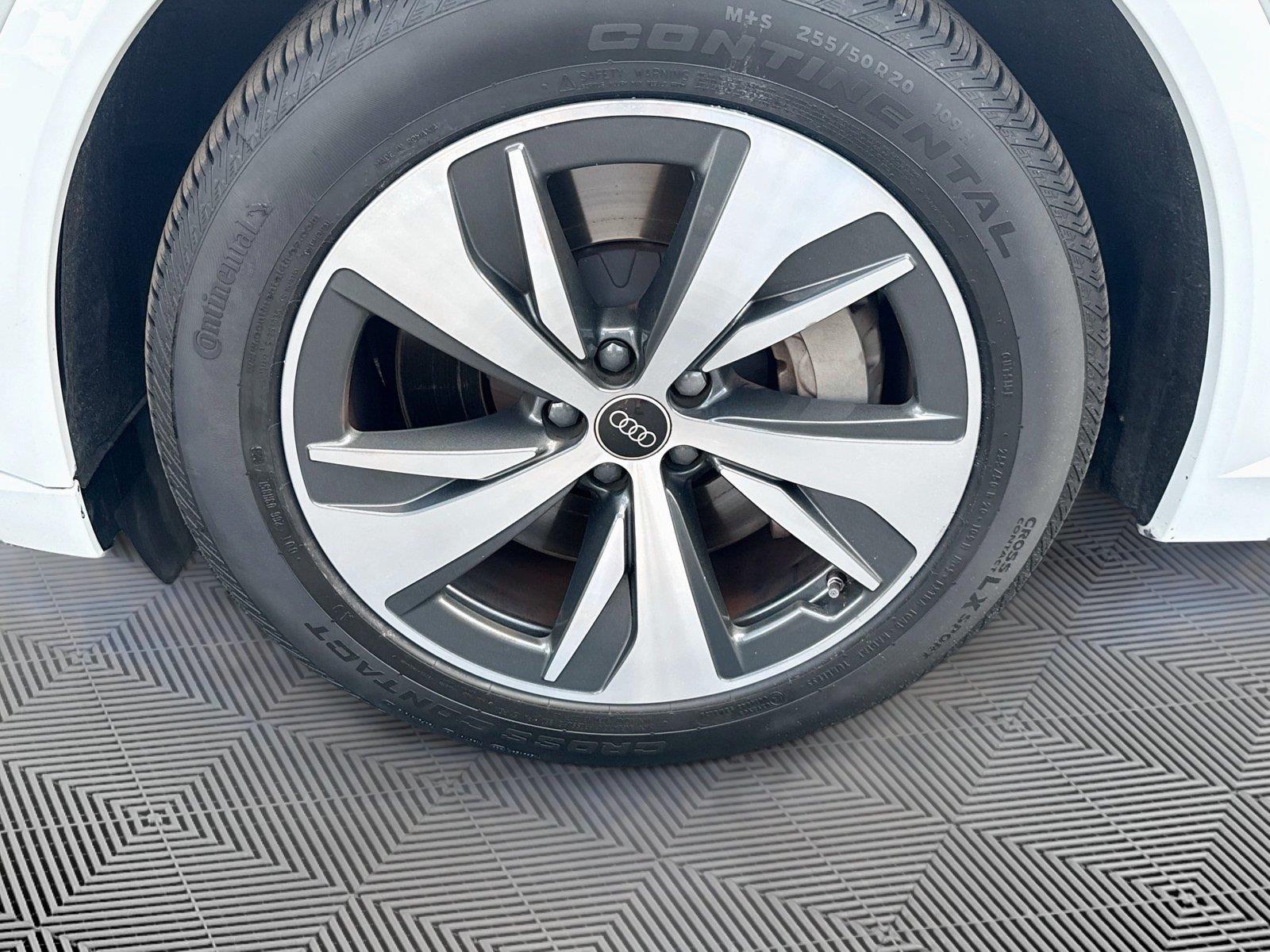 2024 Audi Q8 e-tron Sportback S line Premium