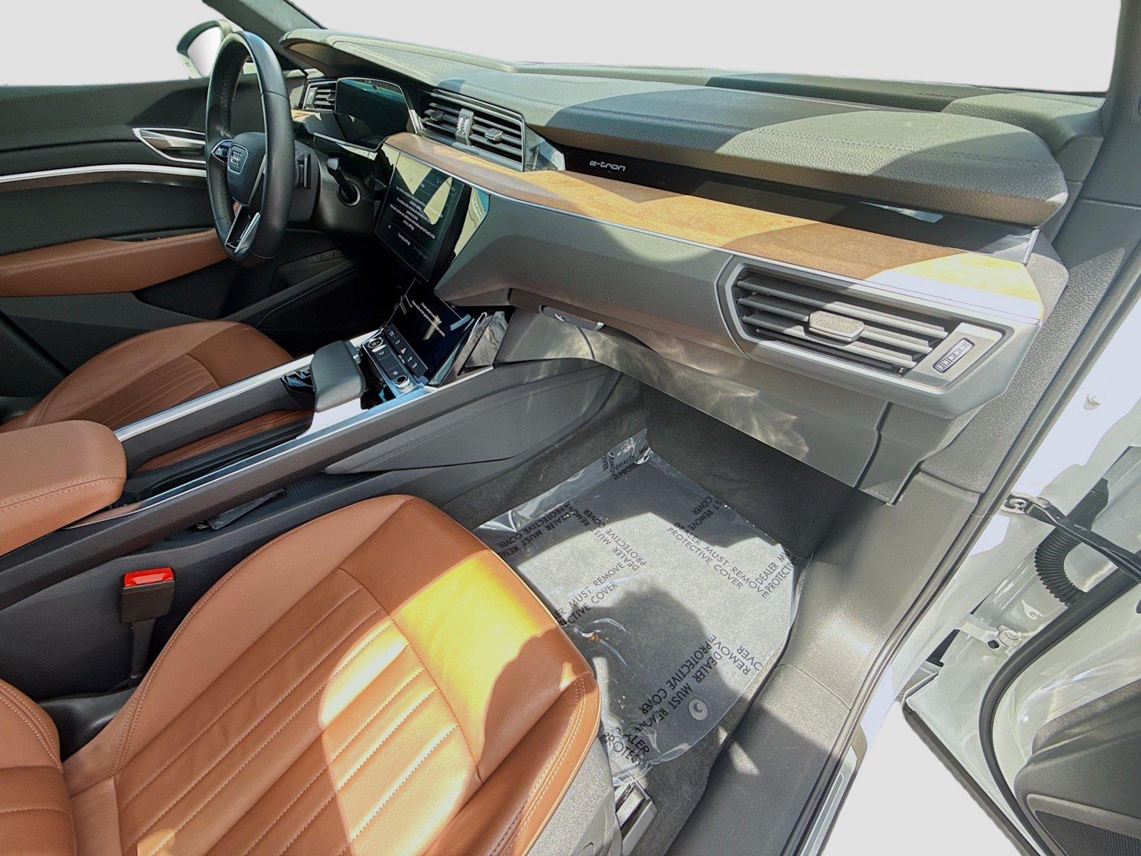 2024 Audi Q8 e-tron Sportback S line Premium