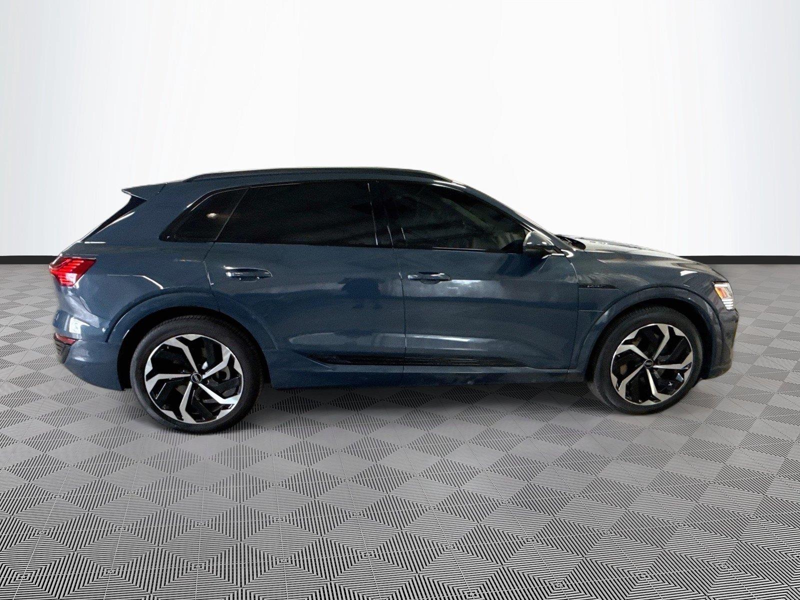 2024 Audi Q8 e-tron Prestige