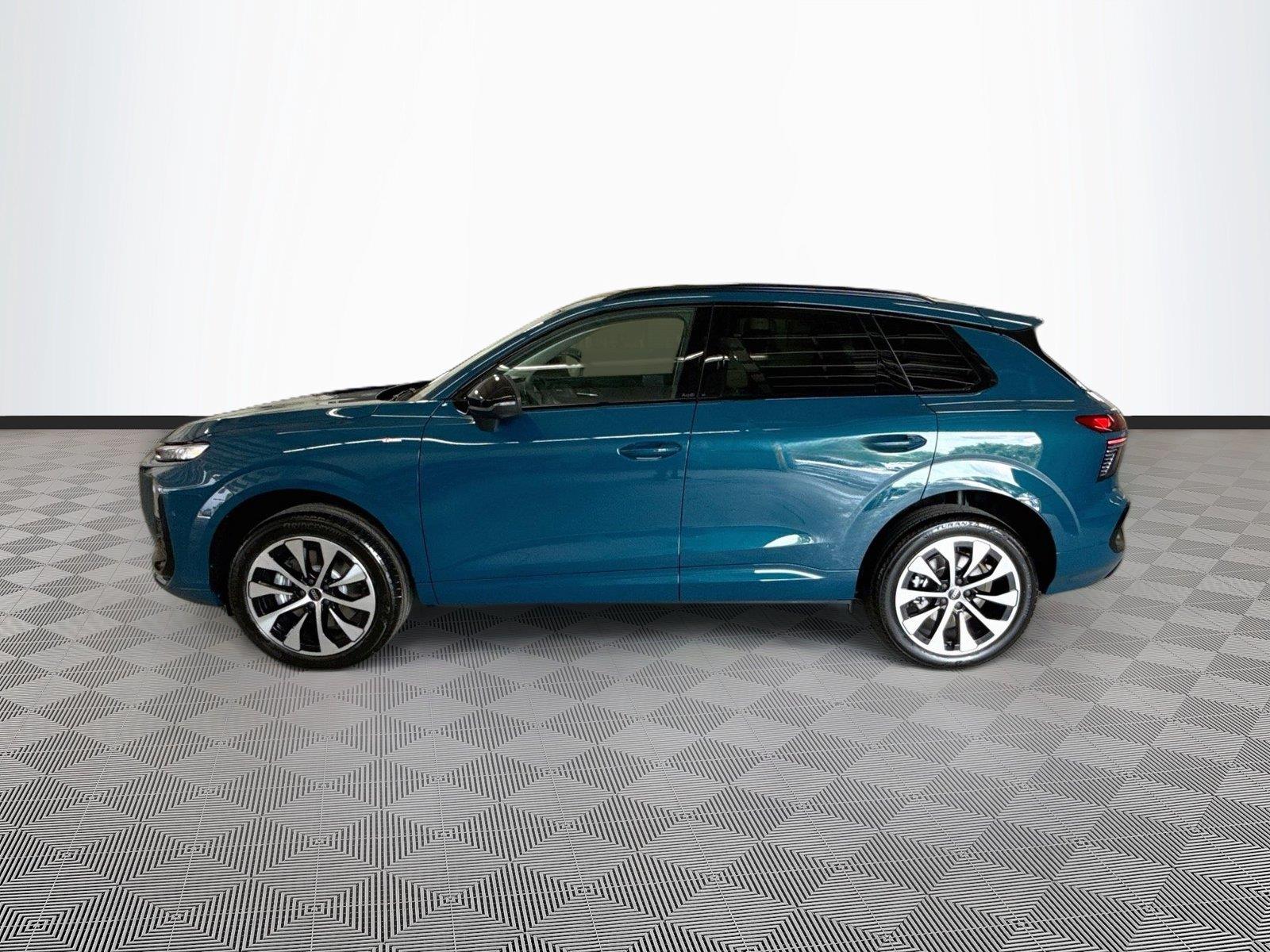 2026 Audi Q3 S line