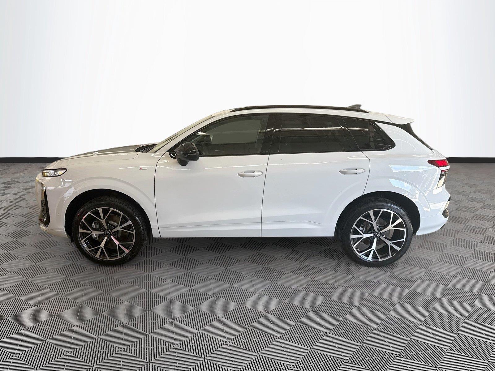 2026 Audi Q3 S line