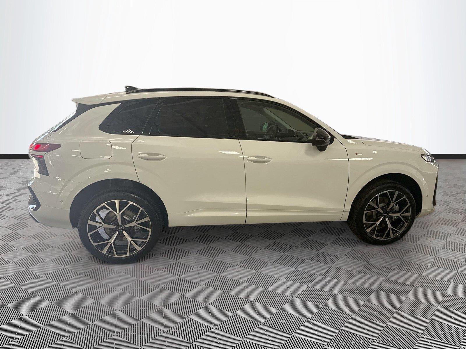 2026 Audi Q3 S line